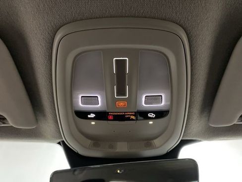 Used 2025 Volvo XC40 B5 Plus image 62