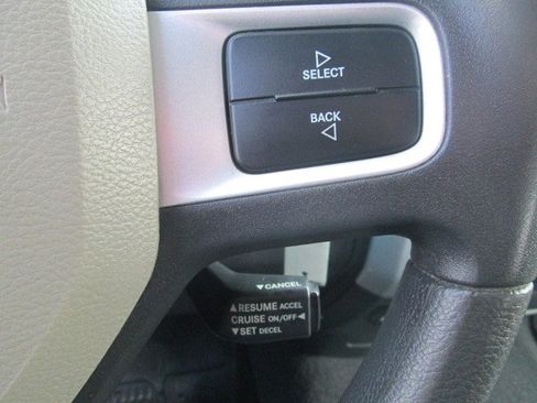 Used 2009 Dodge Ram 1500 Truck SLT image 17