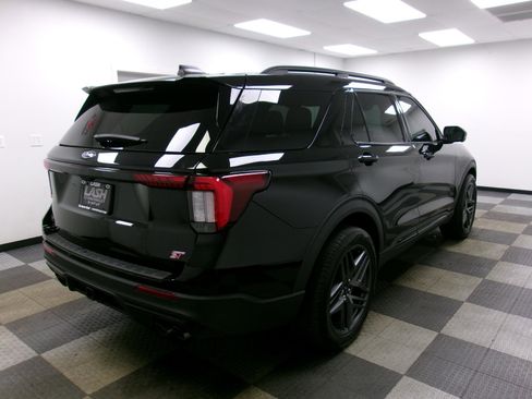 Used 2025 Ford Explorer ST AWD/4WD image 14