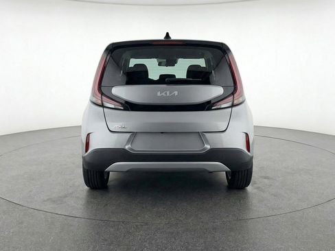 Used 2025 Kia Soul LX w/ LX Technology Package FWD image 7