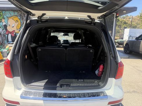 Used 2014 Mercedes-Benz GL 550 4MATIC image 9