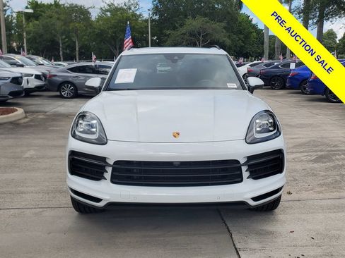 Used 2023 Porsche Cayenne AWD/4WD image 2