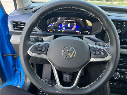 Certified 2024 Volkswagen Taos SE w/ Panoramic Sunroof Package image 16