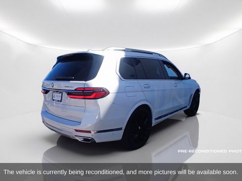 Used 2026 BMW X7 xDrive40i AWD/4WD image 6