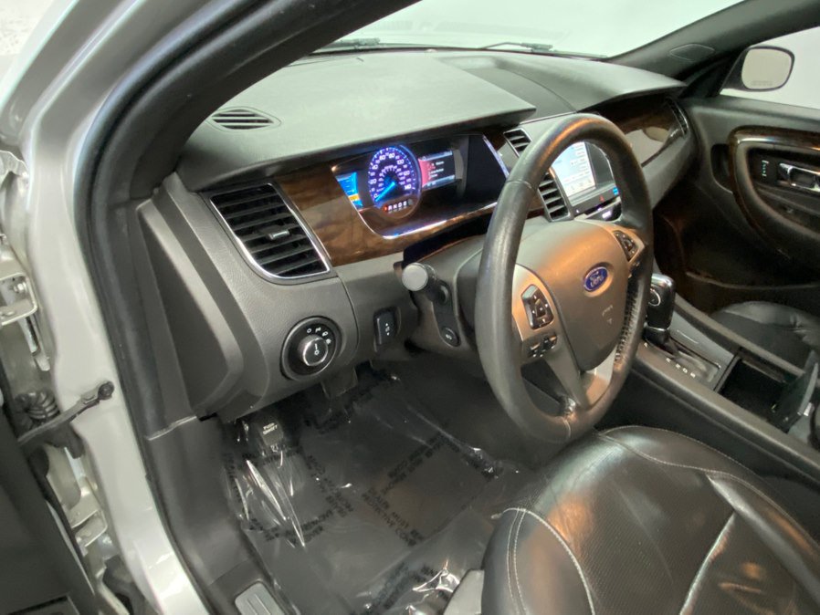Used 2019 Ford Taurus Limited FWD image 33