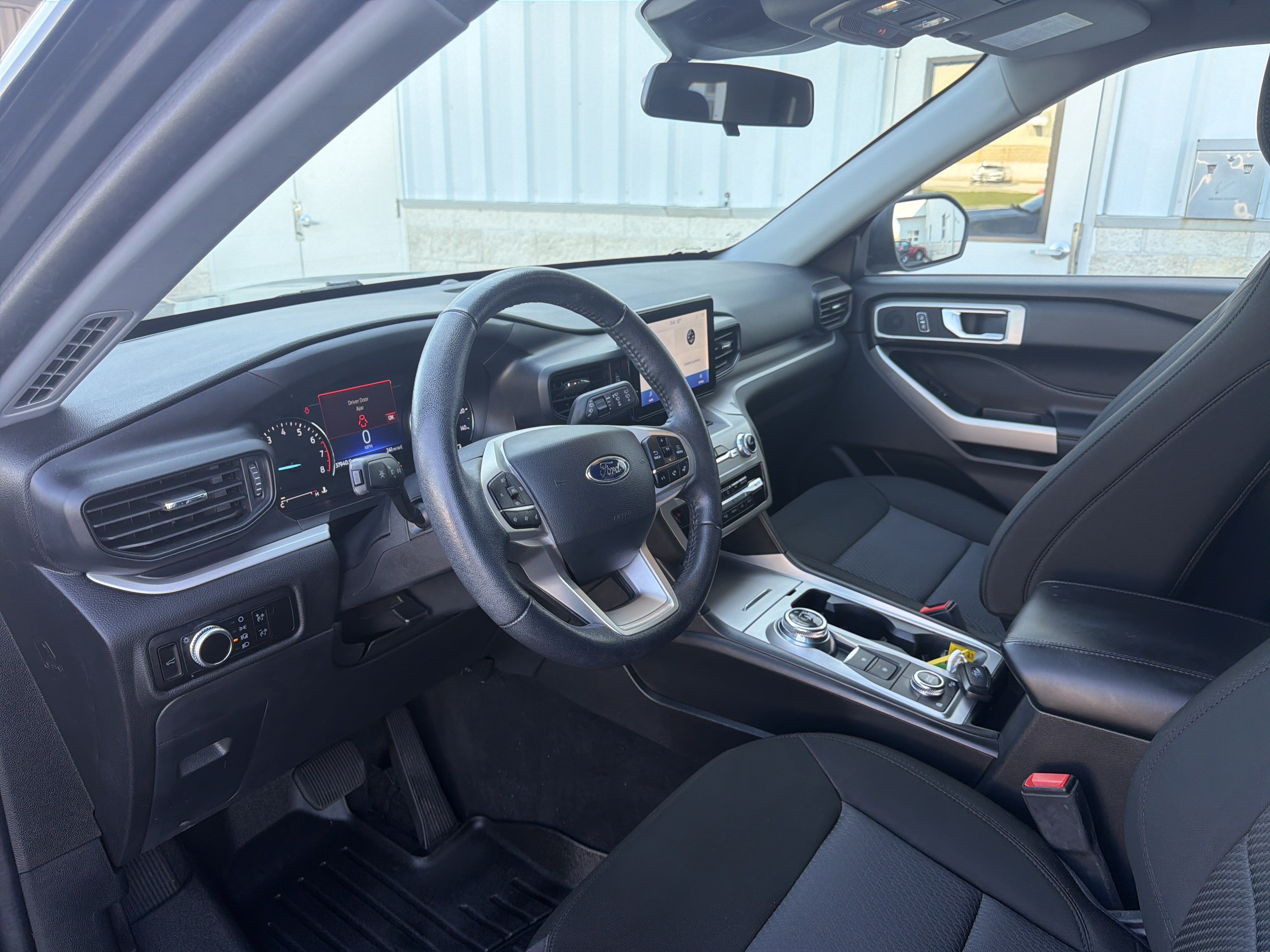 Used 2023 Ford Explorer XLT w/ Class IV Trailer Tow Package AWD/4WD image 22