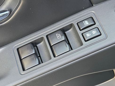 Used 2025 Nissan Frontier SV w/ SV Convenience Package RWD image 22