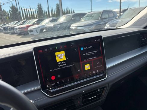 Used 2026 Volkswagen Tiguan SE AWD/4WD image 16