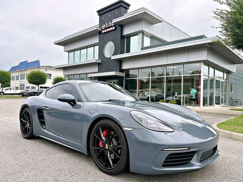 Used 2017 Porsche 718 Cayman S RWD image 1