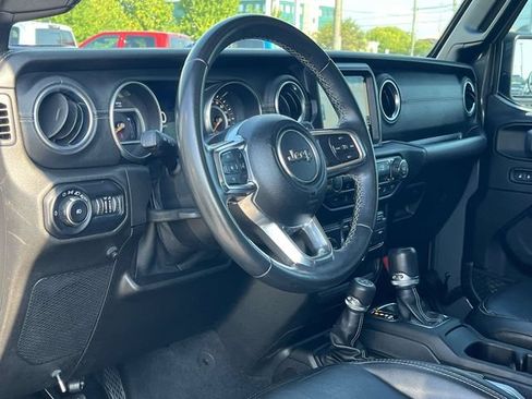 Used 2019 Jeep Wrangler Unlimited Sahara w/ Quick Order Package 24M Moab AWD/4WD image 12