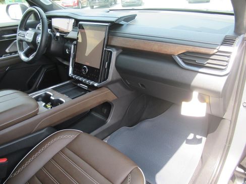 Used 2026 GMC Acadia Denali Ultimate AWD/4WD image 11