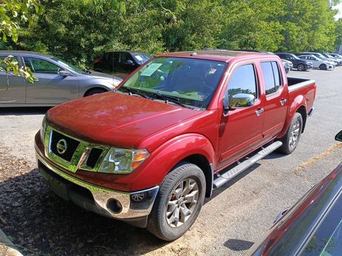 Used 2019 Nissan Frontier SL AWD/4WD image 2