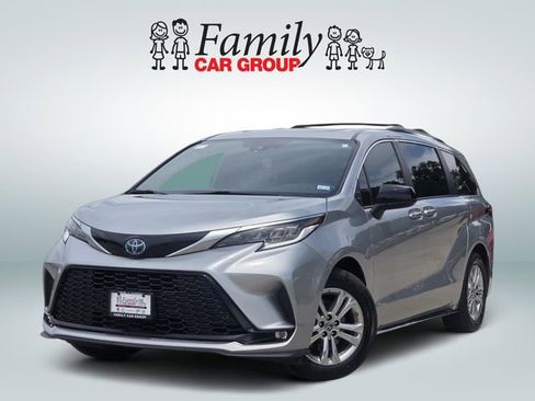 Used 2022 Toyota Sienna XSE w/ XSE Plus Package AWD/4WD image 1