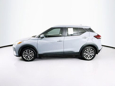 Used 2024 Nissan Kicks SV image 4