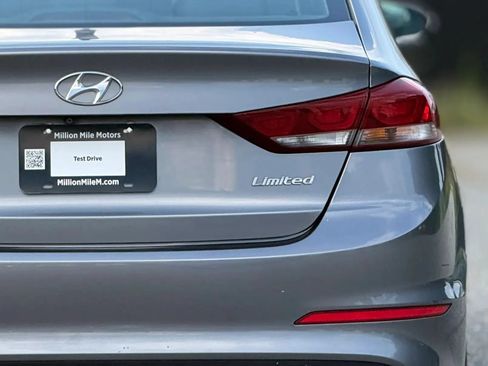 Used 2017 Hyundai Elantra Limited FWD image 14