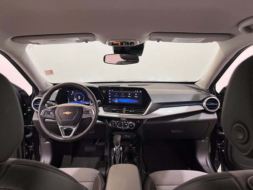Certified 2025 Chevrolet Trax LT w/ LT Convenience Package FWD image 19