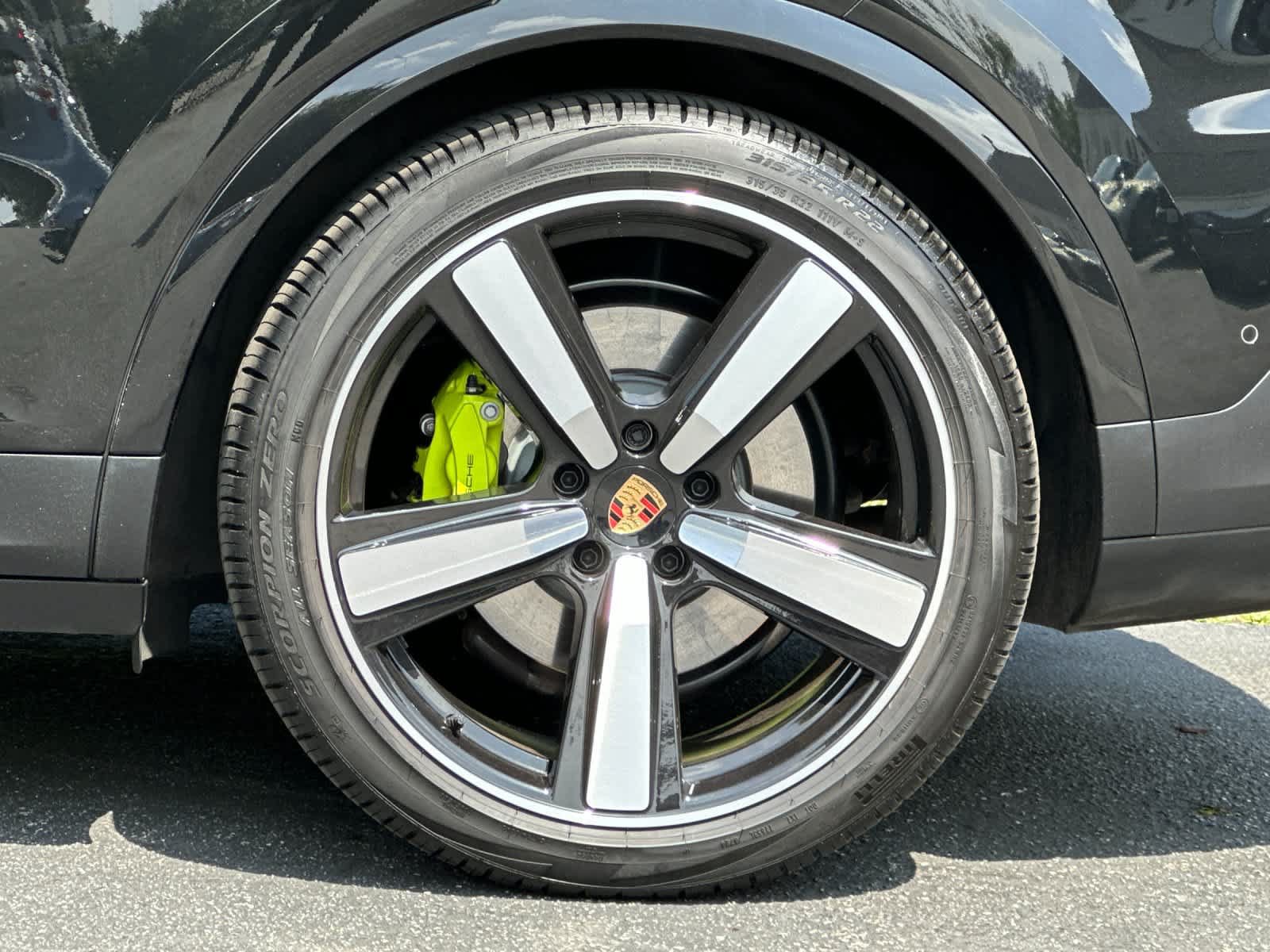 Certified 2025 Porsche Cayenne S AWD/4WD image 32