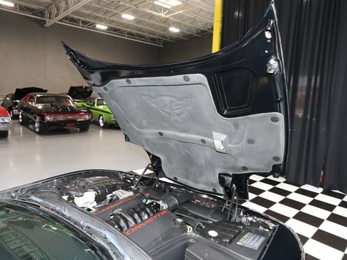 Used 2001 Chevrolet Corvette Convertible w/ Preferred Equipment Group2 RWD image 74