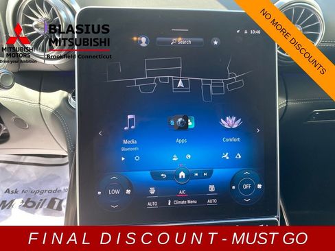 Used 2022 Mercedes-Benz SL 55 AMG 4MATIC w/ Driver Assistance Package image 48