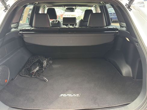Used 2025 Toyota RAV4 XSE AWD/4WD image 17