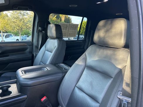 Used 2023 Chevrolet Suburban LT image 21