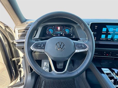 Used 2024 Volkswagen Atlas Cross Sport SEL image 10