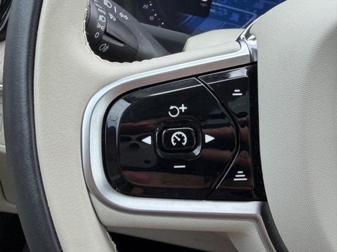 Used 2025 Volvo XC90 T8 Ultra AWD/4WD image 17