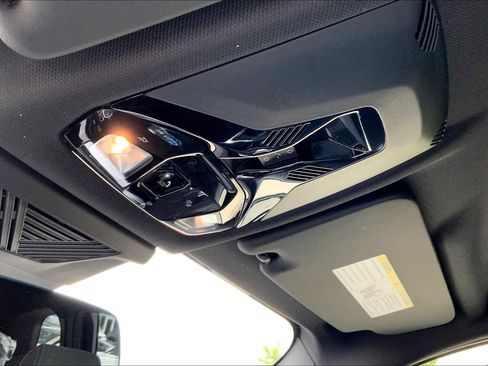 New 2025 BMW X1 xDrive28i w/ Technology Package image 17