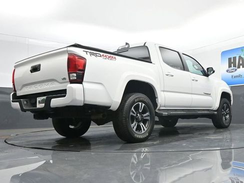 Used 2019 Toyota Tacoma TRD Sport AWD/4WD image 20