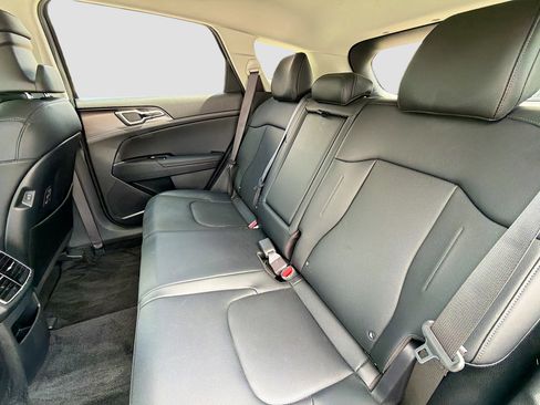 Used 2023 Kia Sportage EX AWD/4WD image 19
