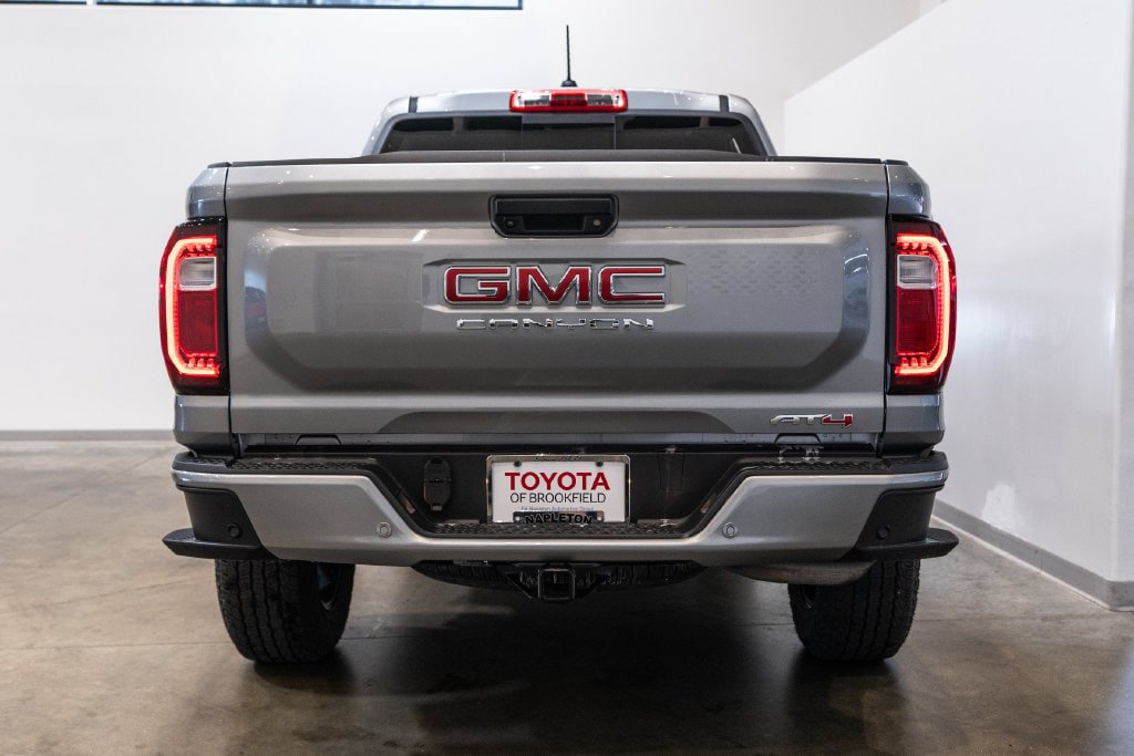 Used 2024 GMC Canyon AT4 w/ Technology Package AWD/4WD image 8