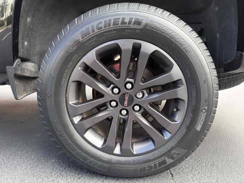 Used 2018 GMC Canyon SLE w/ Nightfall Edition AWD/4WD image 17