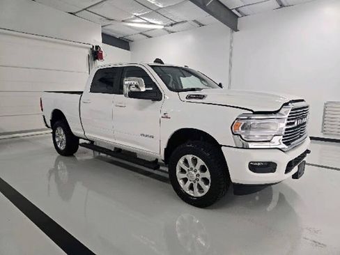 Used 2023 RAM 2500 Laramie AWD/4WD image 3