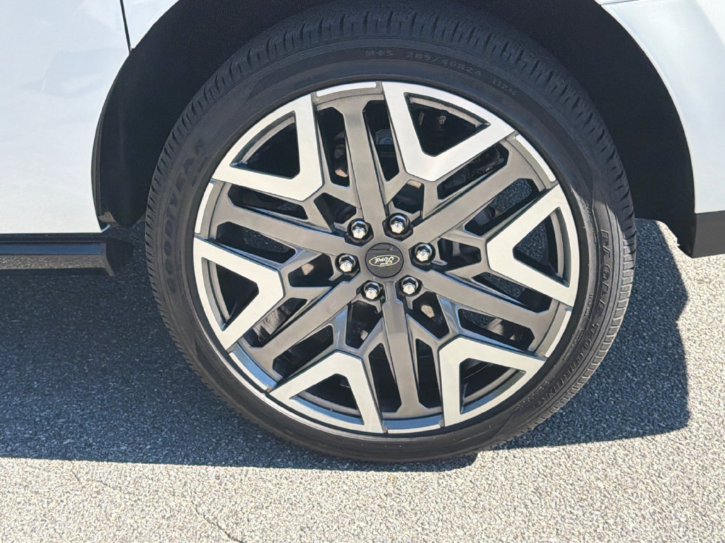 Used 2025 Ford Expedition Max Platinum w/ Platinum Ultimate Package AWD/4WD image 22