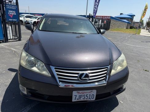 Used 2011 Lexus ES 350 w/ Preferred Accessory Package FWD image 2