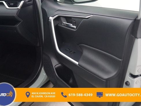 Used 2023 Toyota RAV4 XLE Premium FWD image 16