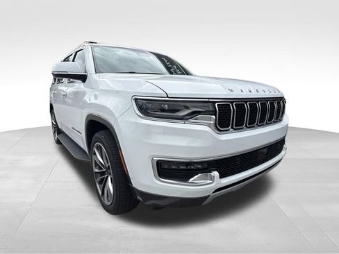 Used 2022 Jeep Wagoneer Series II w/ Premium Group I AWD/4WD image 3