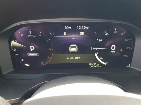 New 2025 Mitsubishi Outlander SE image 14