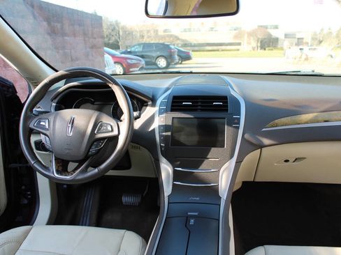 Used 2013 Lincoln MKZ image 17
