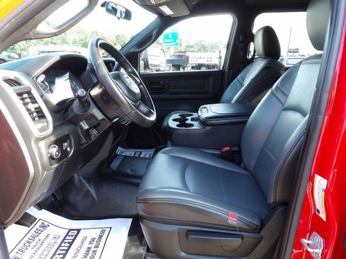 Used 2021 RAM 5500 Tradesman w/ Chrome Appearance Group RWD image 17