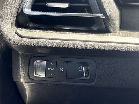 Certified 2024 Chevrolet Traverse LT w/ Midnight/Sport Edition image 18