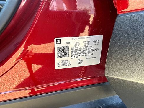 Used 2025 Chevrolet Trax LS w/ LS Convenience Package image 32