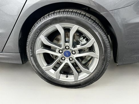 Used 2020 Ford Fusion SEL FWD image 11