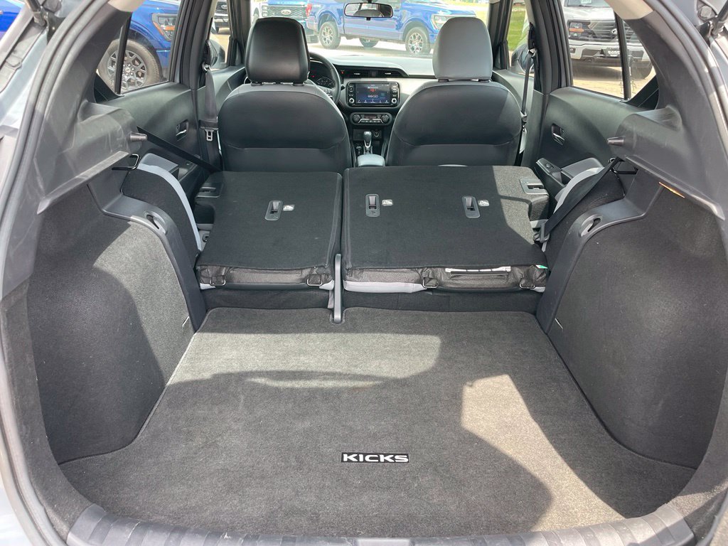 Used 2024 Nissan Kicks SR w/ SR Premium Package FWD image 27