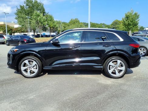 Certified 2025 Audi Q5 Premium Plus AWD/4WD image 3
