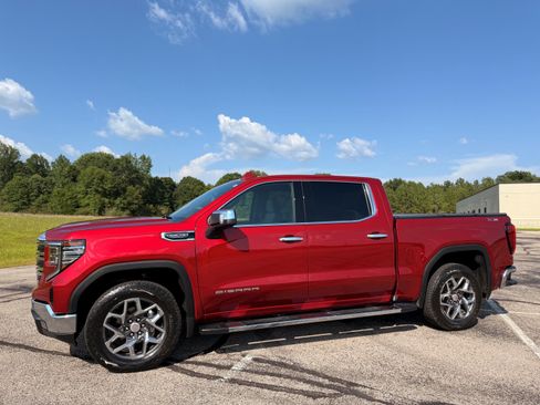 Used 2024 GMC Sierra 1500 SLT w/ SLT Premium Package AWD/4WD image 1