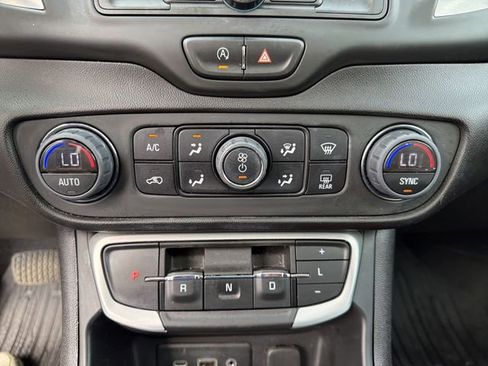 Certified 2024 GMC Terrain SLE w/ Driver Convenience Package image 20