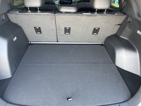 New 2026 Chevrolet Equinox LT w/ Convenience Package II FWD image 17