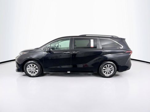 Certified 2024 Toyota Sienna XLE FWD image 13