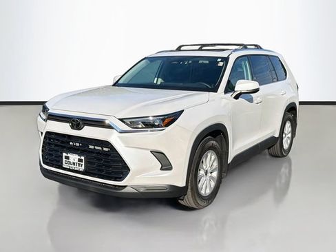 Used 2025 Toyota Grand Highlander AWD image 3